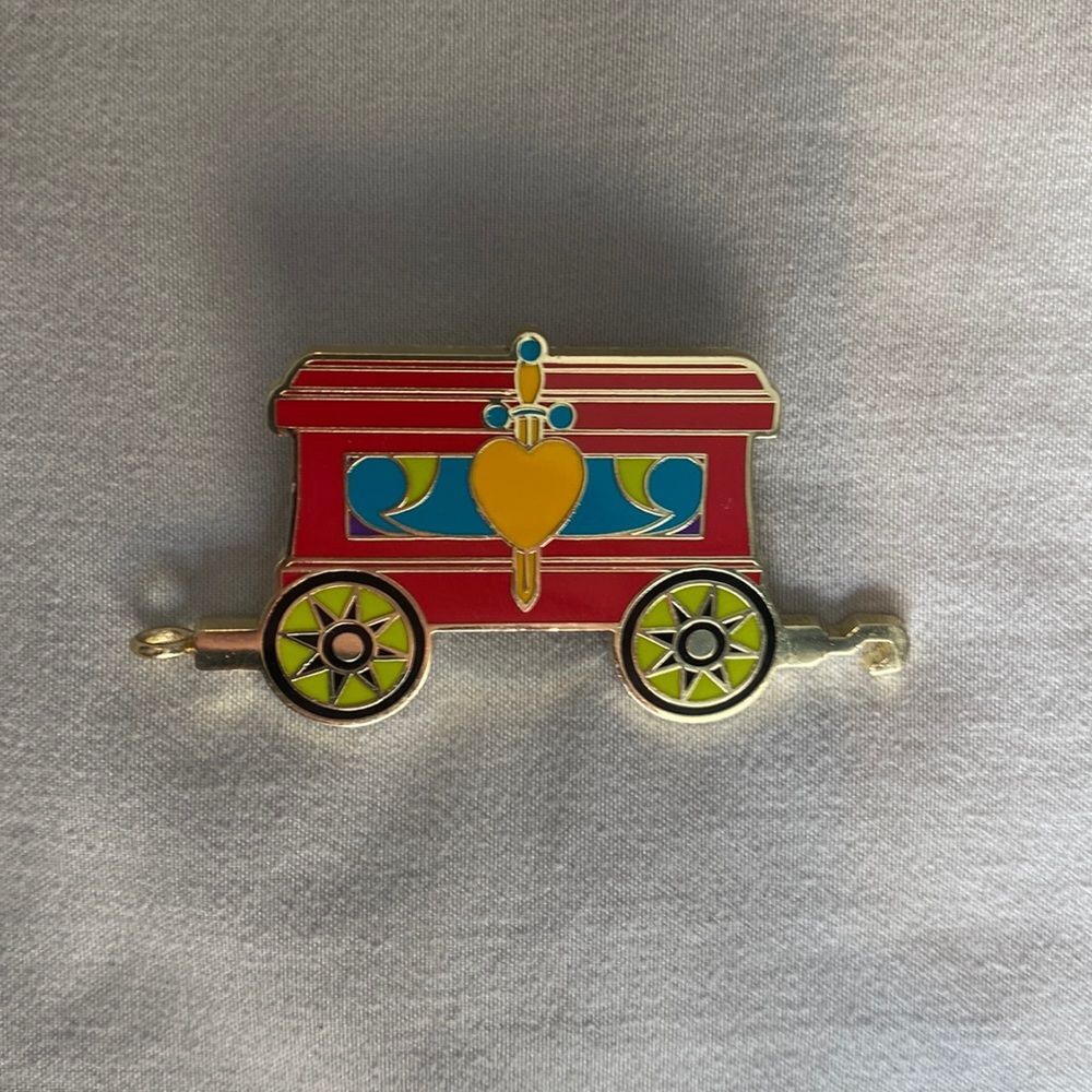 Disney Trading Pins 153988 Villains Train Car Blind Box -  Evil Queen